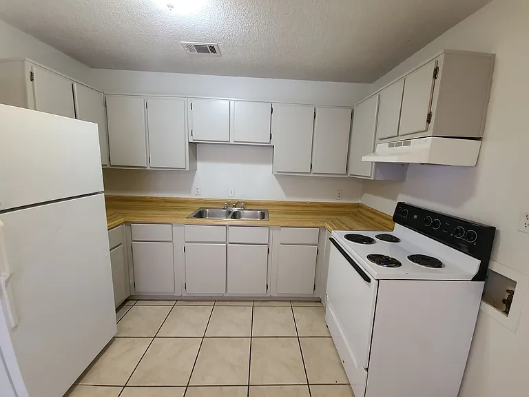 6188 Wooded Way #A — Photo 5