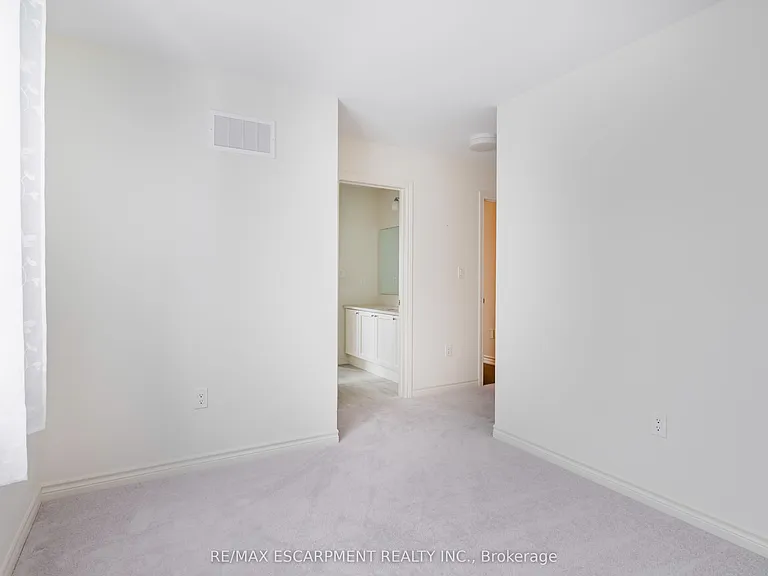 48 Sparrow Way — Photo 31