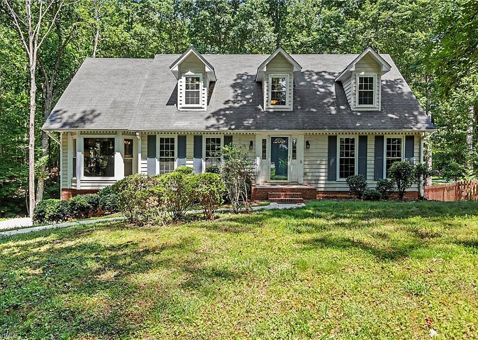 1st image of 731 Barrington Park Cir