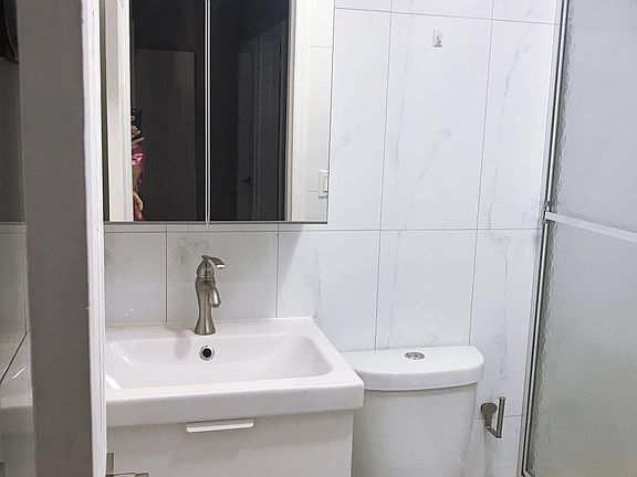 4th image of 4722 157th St #9176868803