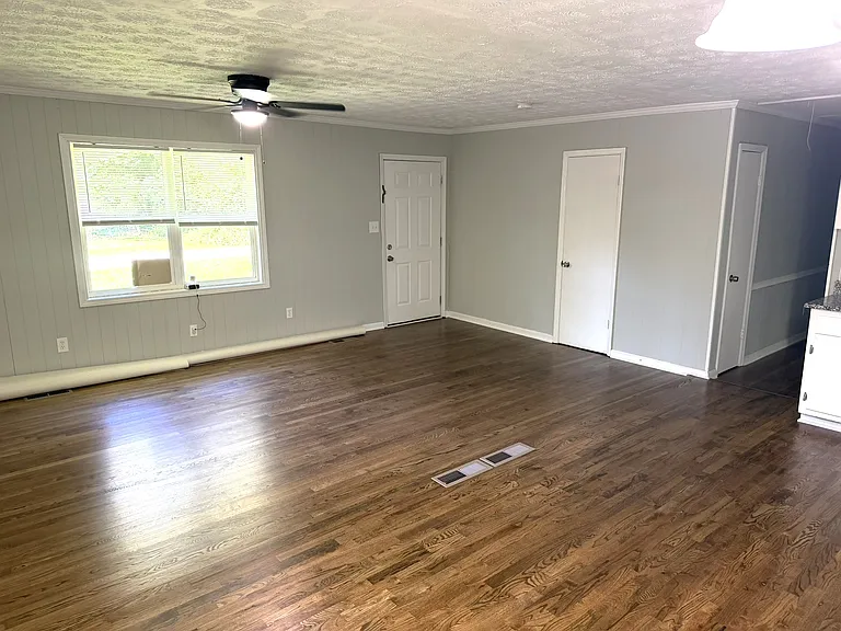 35 Lindsey Rd NW — Photo 3