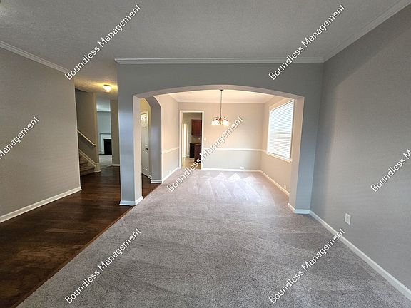 3rd image of 150 Silver Arrow Cir