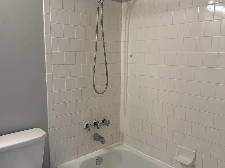 140 Royal Oak Dr #I — Photo 18