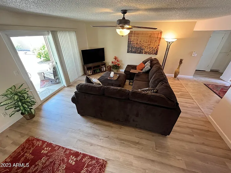 10409 E East Dr — Photo 7