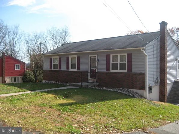 2014 Elm St, Pottsville, PA 17901