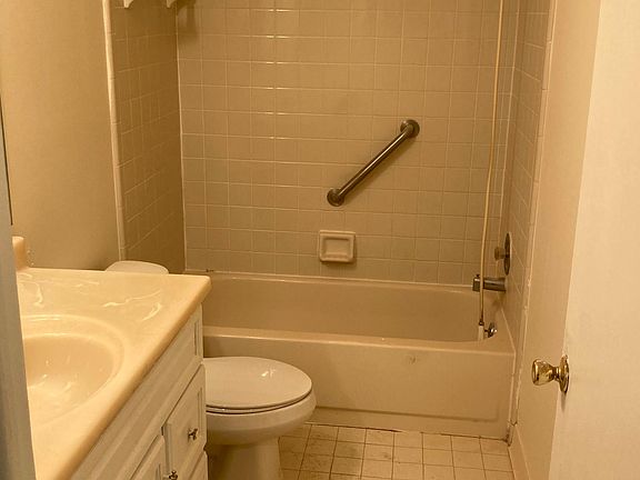 5th image of 30616 Oakridge Manor Dr #30616