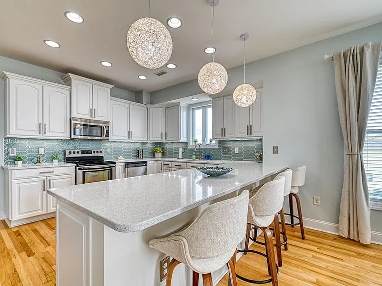 807 S Shore Dr #A — Photo 2