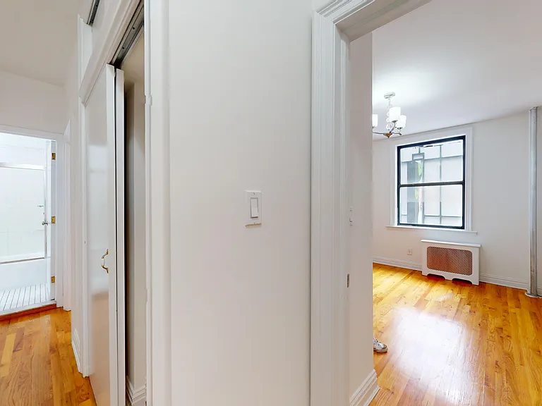 245 W 51st St #68 — Photo 7