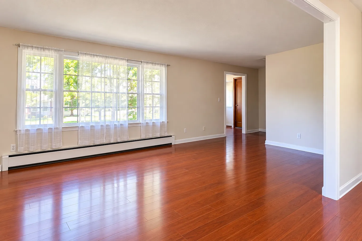 3 bed, 1275 sqft, $2,500 — Photo 3