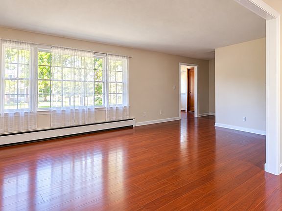 3rd image of 1516 Elmwood Ave