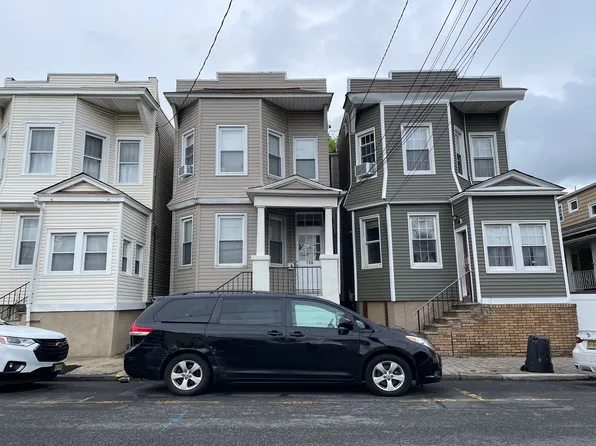 756 Irving Pl, Secaucus, NJ 07094