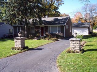 1202 Underwood Ter, Wheaton, IL 60189