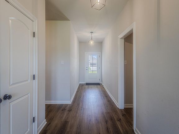 3rd image of 1835 Bowen Rd