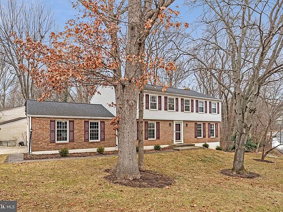 3rd image of 10720 Burr Oak Way