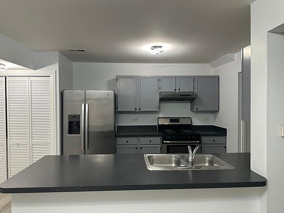 4th image of 1117 Symphony Dr
