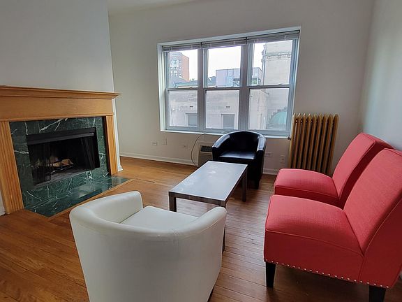 2nd image of 681 W Wrightwood Ave #3W
