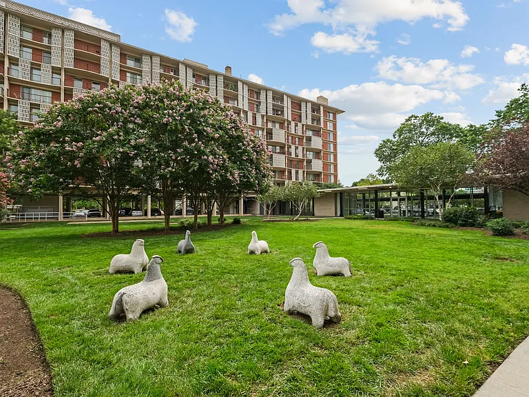 Capitol Park Plaza — Photo 19