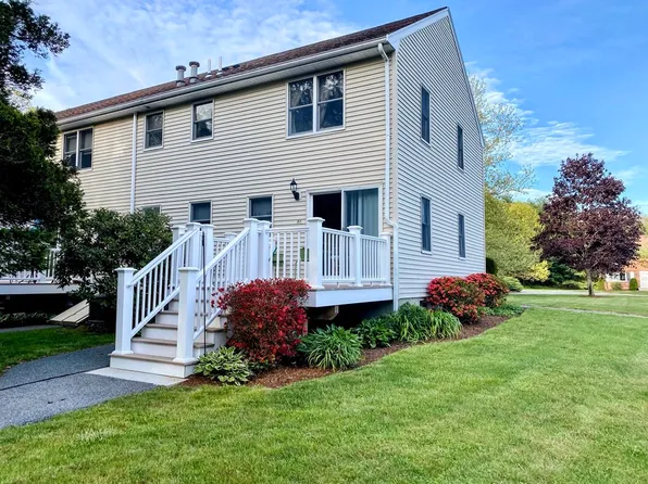 42 Willow Ridge Dr, Bridgewater, MA 02324