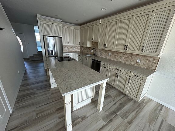 2nd image of 4410 Warren Ave APT 508