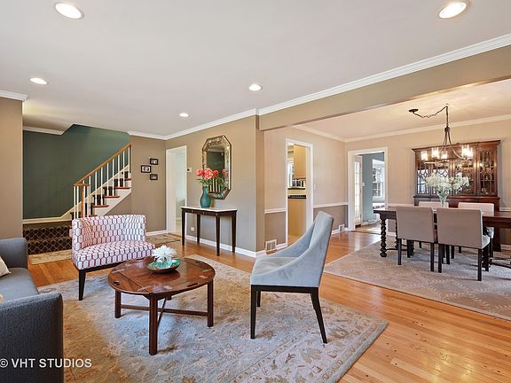 4th image of 1028 Blackthorn Ln