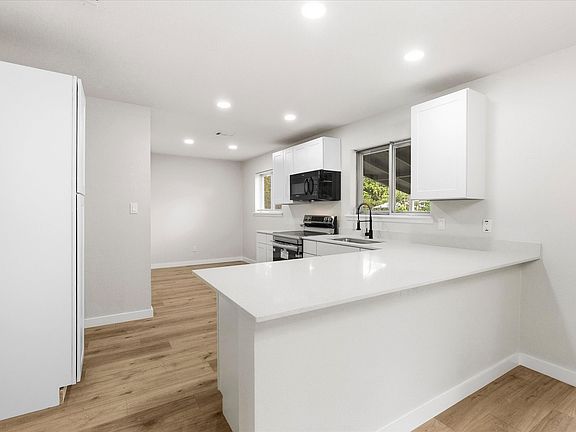 5th image of 5925 Hanson Dr