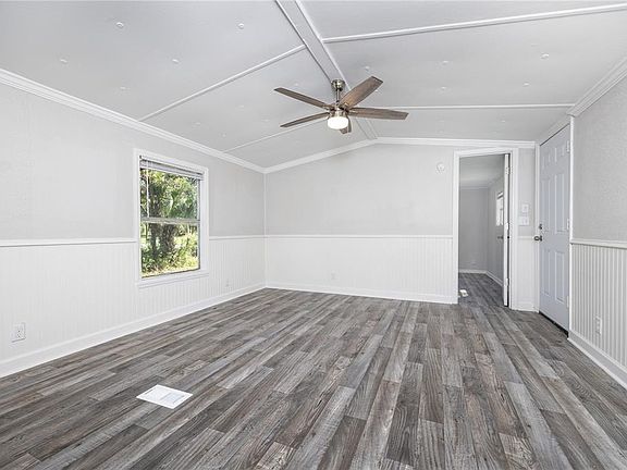3rd image of 503 5TH STREET SW