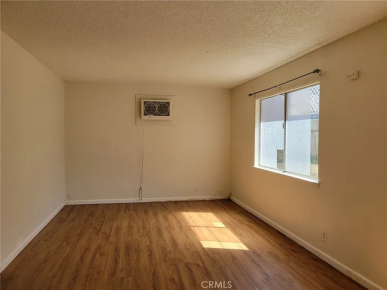 4946 Virginia Ave — Photo 4