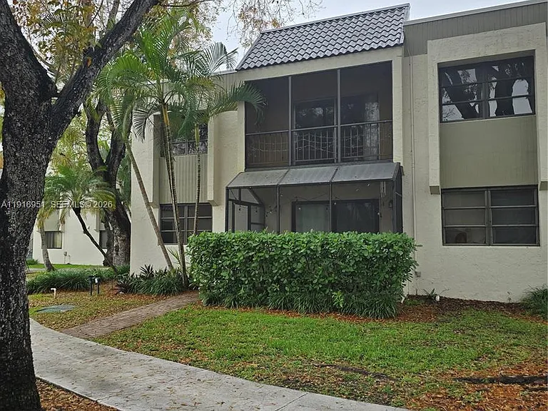 7925 SW 104th St #201-E — Photo 1