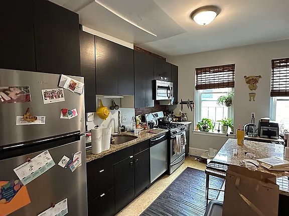 4th image of 20 Perry St #3