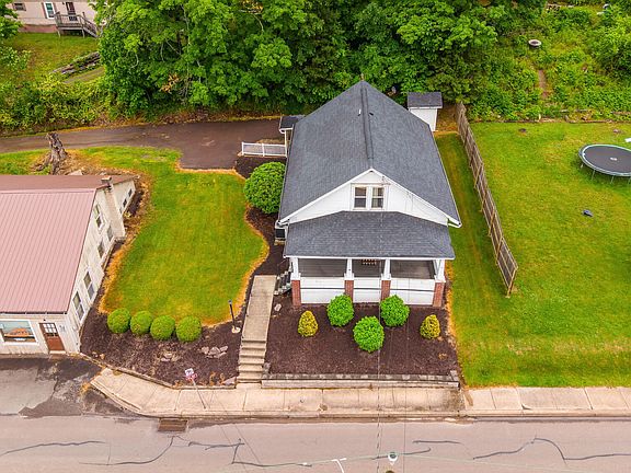 3rd image of 512 Main St