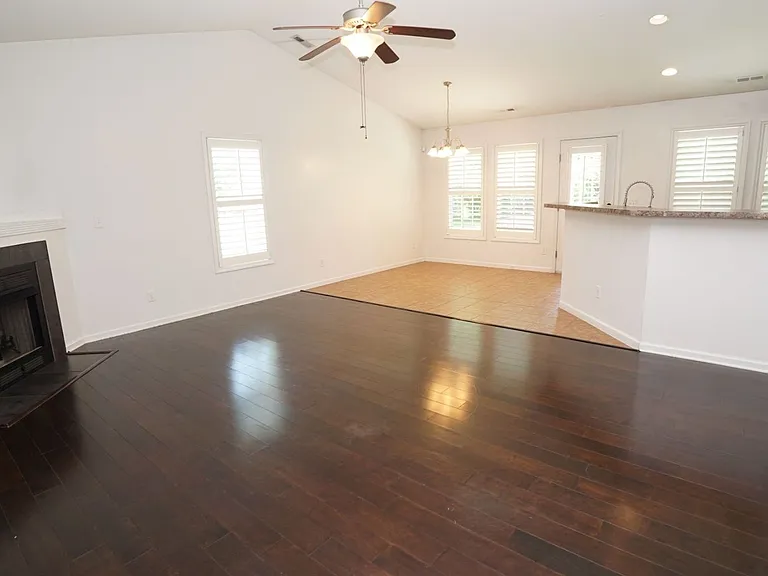 106 Farmgate Dr — Photo 3