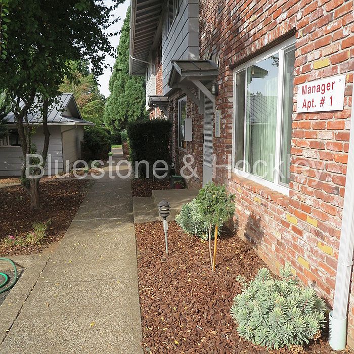 2nd image of 200 SE Uglow St APT 01