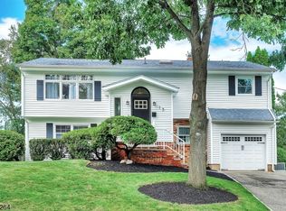 13 Villa Rd, Little Falls, NJ 07424