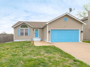 325 N Queen Ridge Ave, Independence, MO 64056