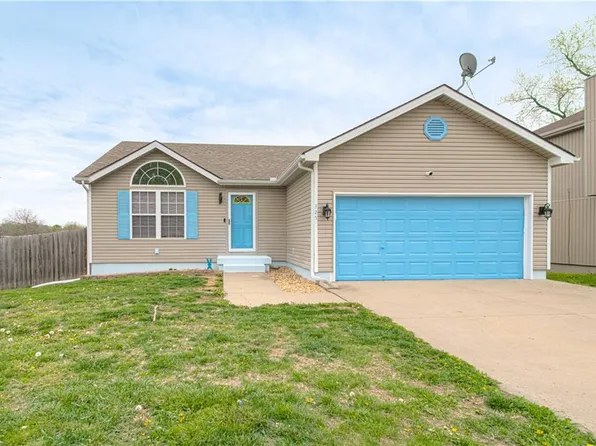 325 N Queen Ridge Ave, Independence, MO 64056