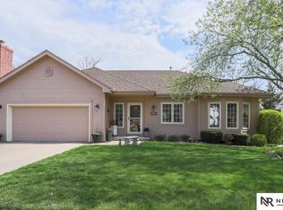 1291 Peterson Dr, Omaha, NE 68130