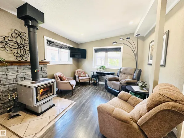 4306 47th St #2, Wetaskiwin, AB T9A 1W6