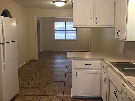 5th image of 624 Emerwood Ct