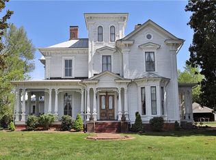803 S Main St, Reidsville, NC 27320