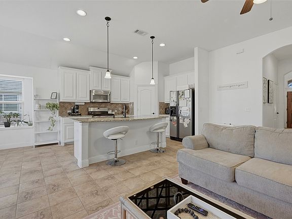 4th image of 4606 Amesbury Ln
