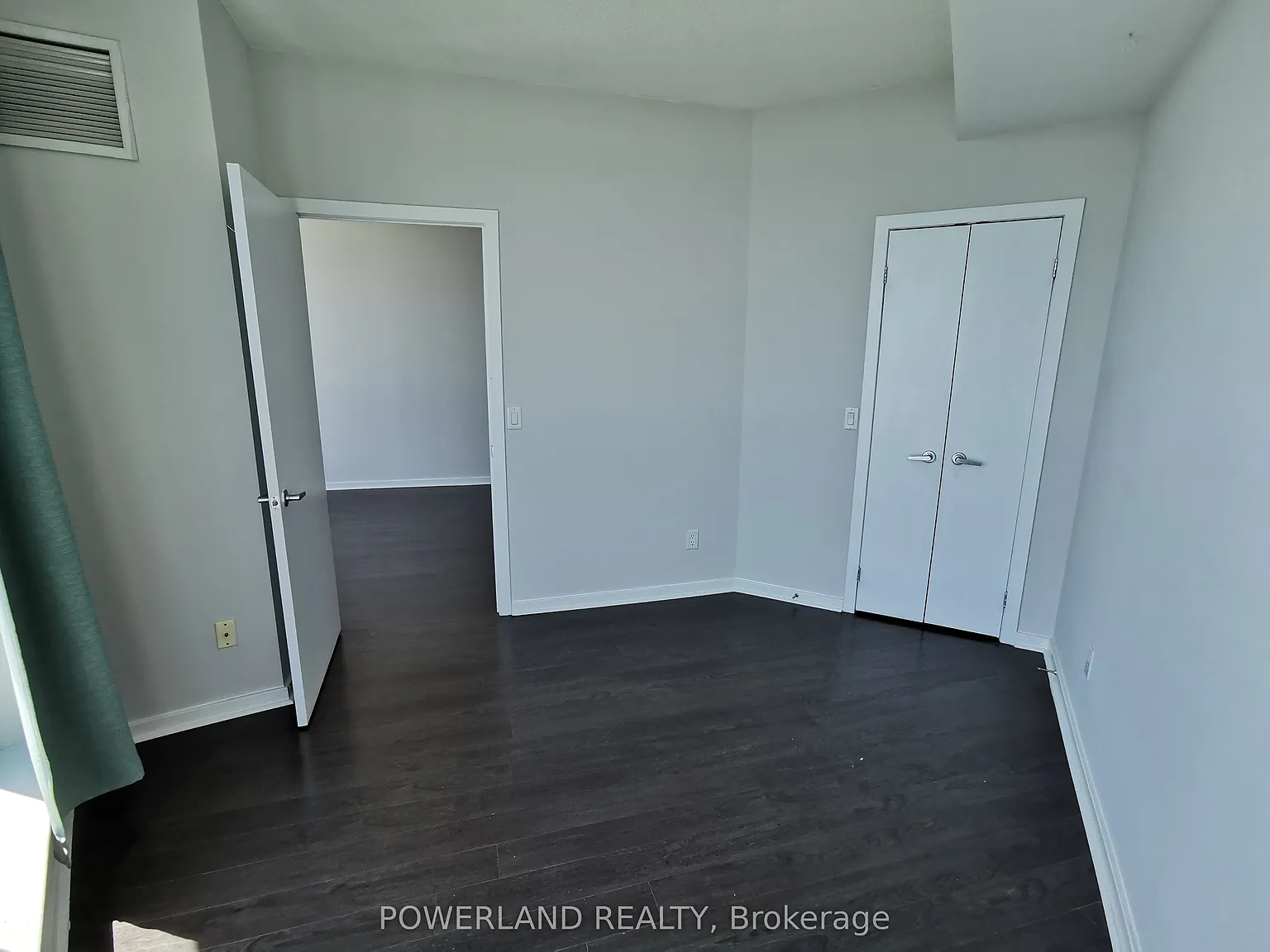 208 Queens Quay W — Photo 4