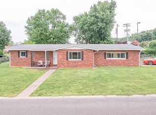 11 Bellevue Dr, Collinsville, IL 62234