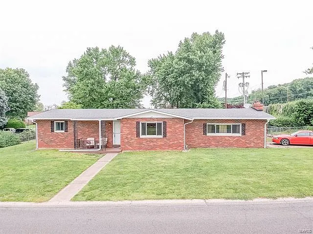 11 Bellevue Dr photo 1