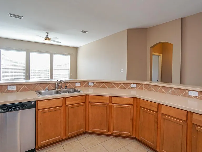 7102 Thistlewood Park Ct — Photo 16