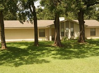 1111 E 3rd St, Rockdale, TX 76567