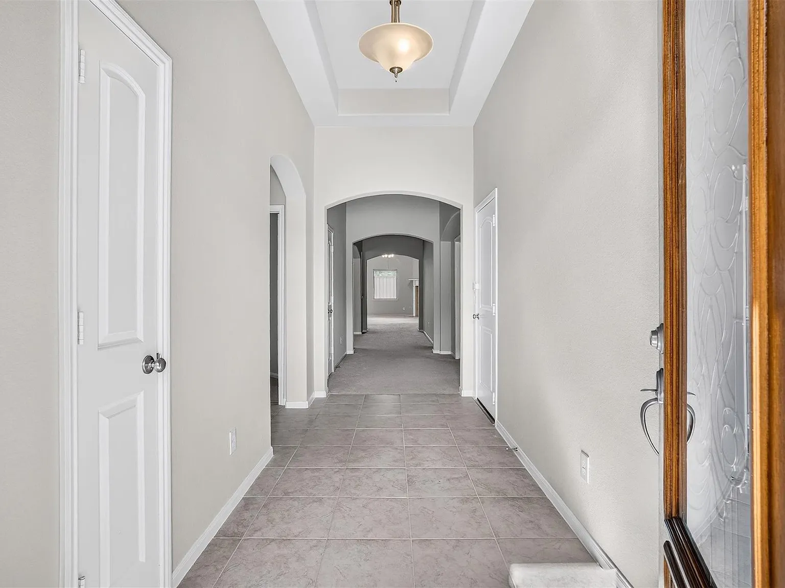 4 bed, 3.0 bath, 2572 sqft, $2,600 — Photo 3