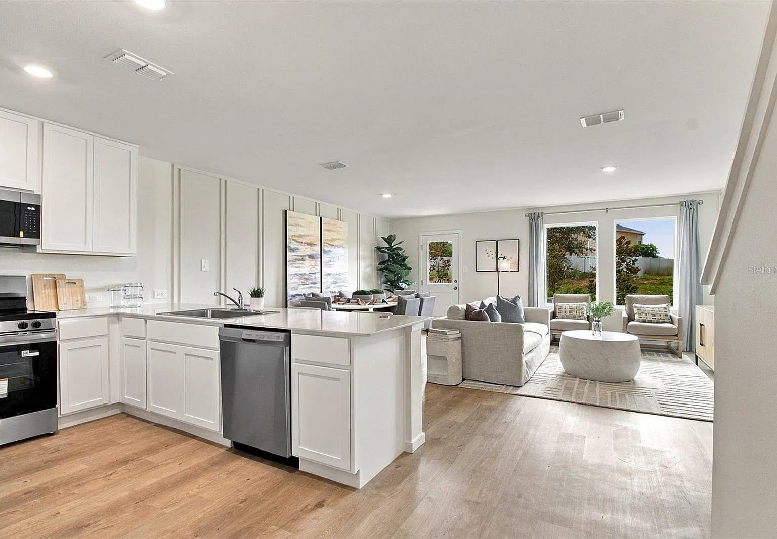 3 bed, 2.5 bath, 1386 sqft, $1,850 — Photo 3