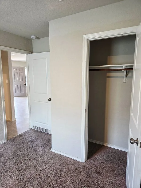 4 bed, 2.5 bath, 1950 sqft, $1,600 — Photo 4