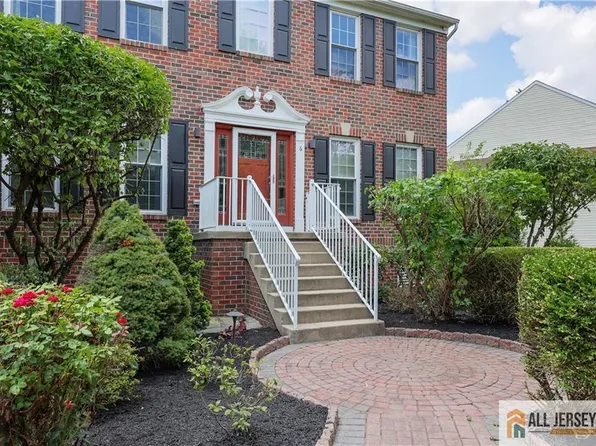 6 Westbury Ct, Bordentown, NJ 08505