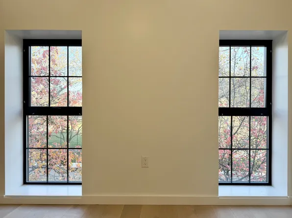 362 Rochester Avenue image 5 of 10